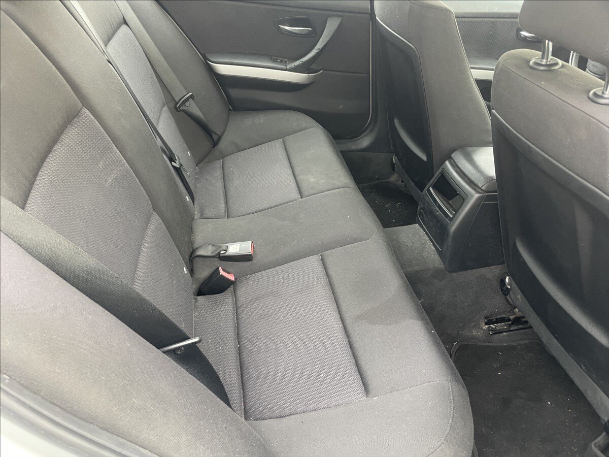 BMW Řada 3 Sedan / Limuzína 2,0 l 105 kw