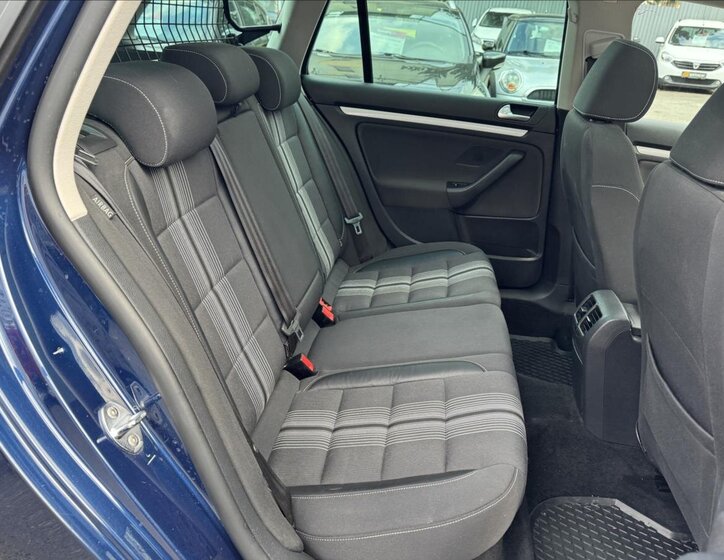 Volkswagen Golf Kombi 1,6 l 77 kw