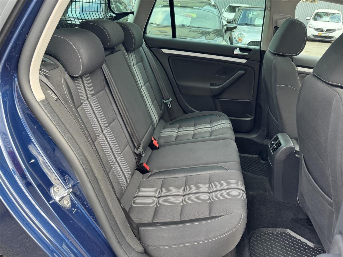 Volkswagen Golf Kombi 1,6 l 77 kw