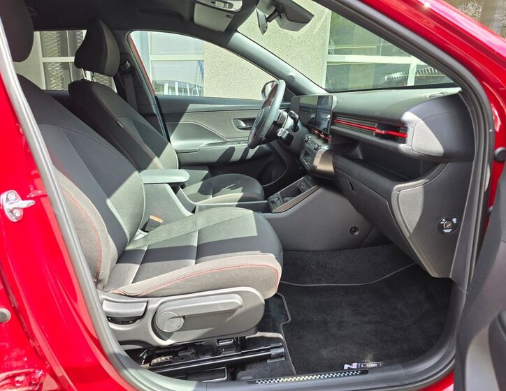 Hyundai Kona SUV / Terénní 1,6 l 125 kw