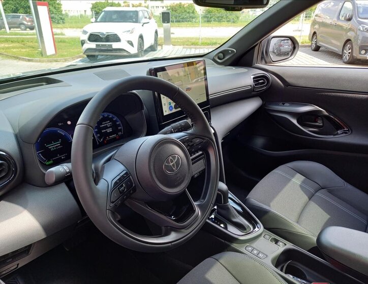 Toyota Yaris Cross SUV 1,5 l 96 kw