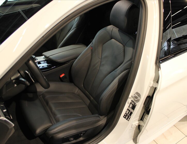 BMW Řada 5 Kombi 3,0 l 210 kw