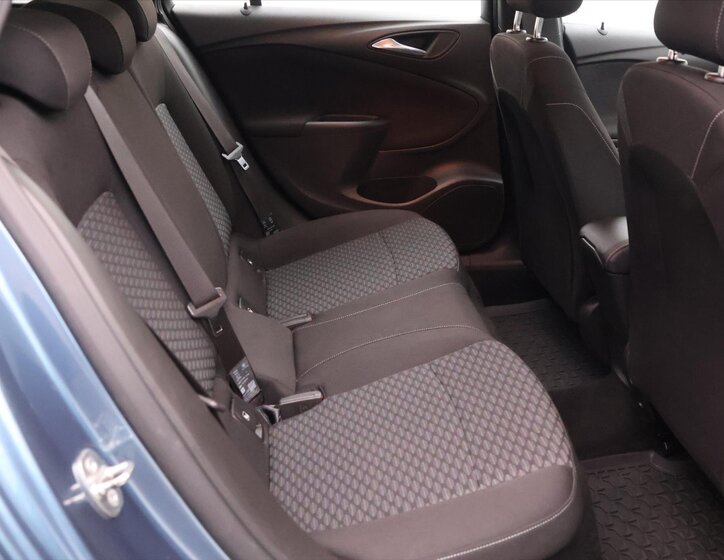 Opel Astra Kombi 999,0 77 kw