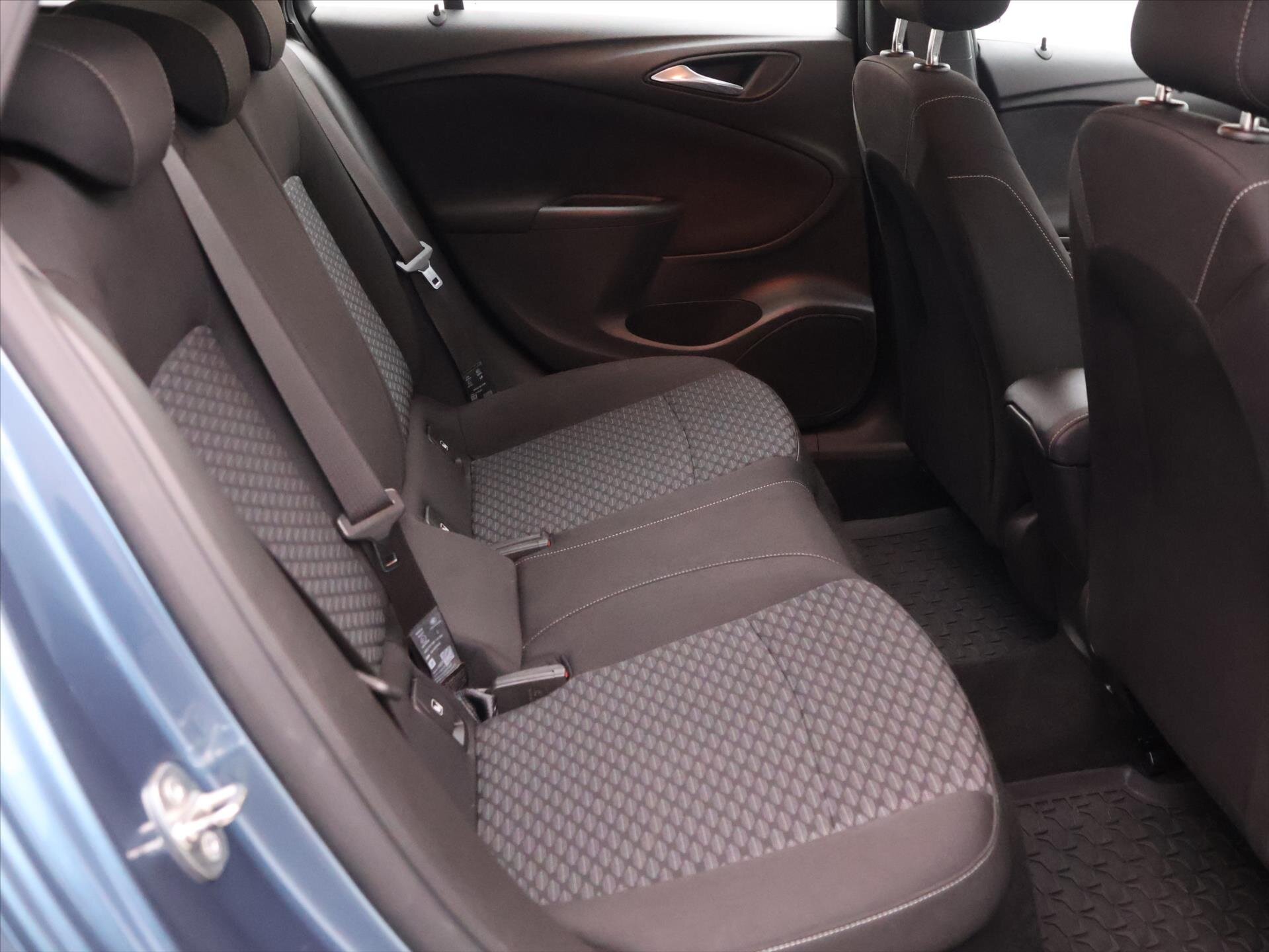 Opel Astra Kombi 999,0 77 kw