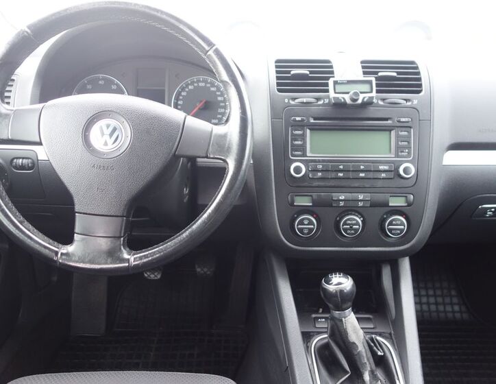 Volkswagen Golf 9