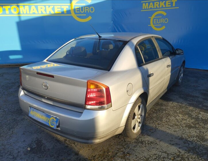 Opel Vectra Sedan / Limuzína 1,8 l 90 kw