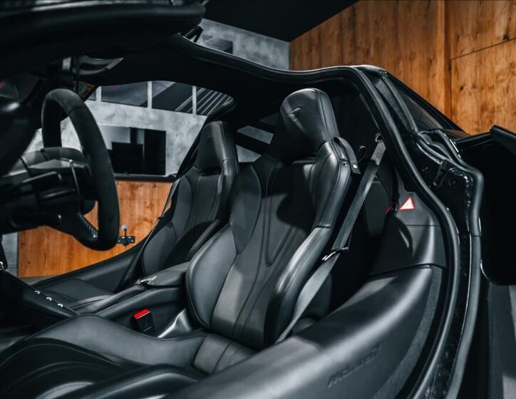 McLaren 720S 32