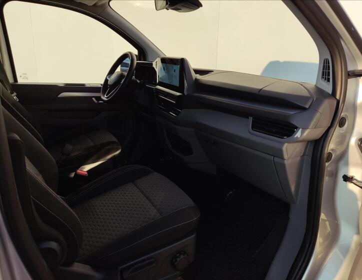 Volkswagen Caravelle 18