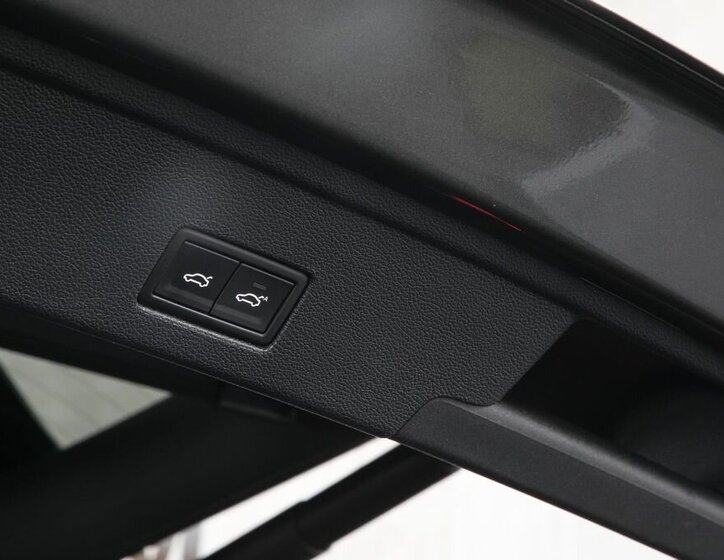 Volkswagen Touareg SUV / Terénní 3,0 l 210 kw