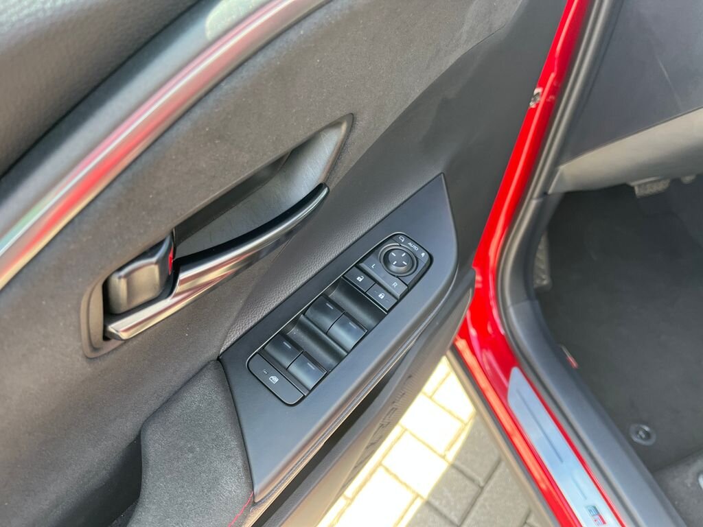 Toyota C-HR SUV / Terénní 2,0 l 112 kw