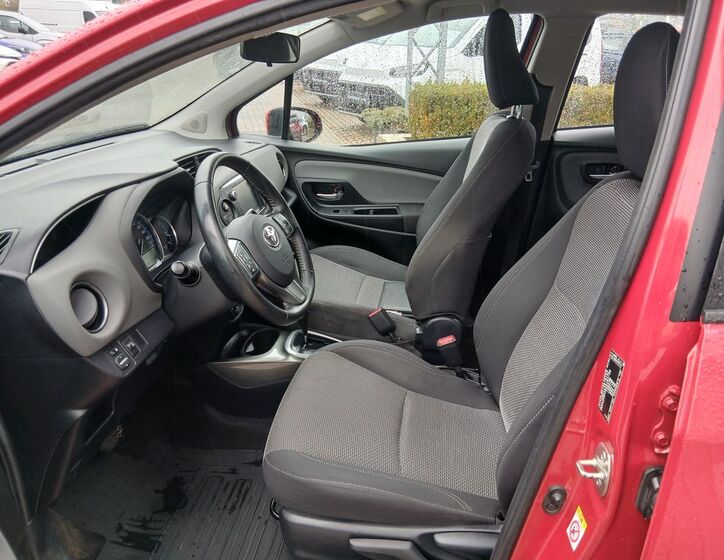 Toyota Yaris 10