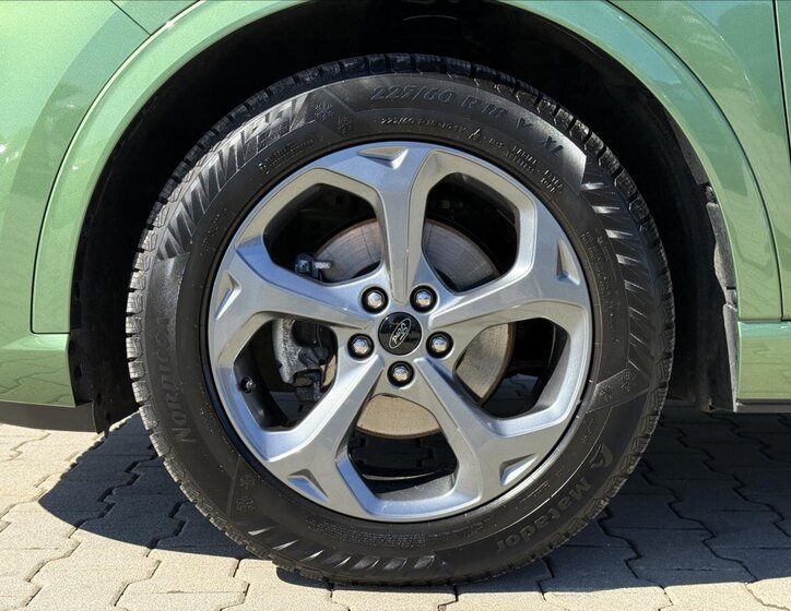 Ford Kuga SUV / Terénní 1,5 l 137 kw