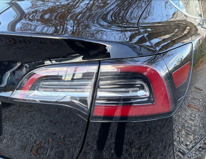 Tesla Model 3 38
