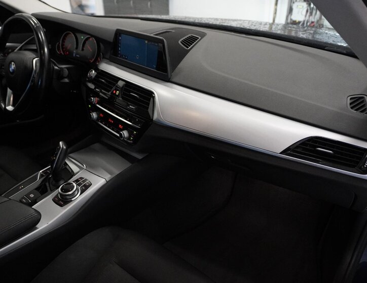 BMW Řada 5 Kombi 2,0 l 120 kw