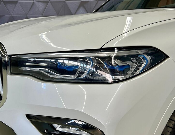 BMW X7 SUV / Terénní 3,0 l 250 kw