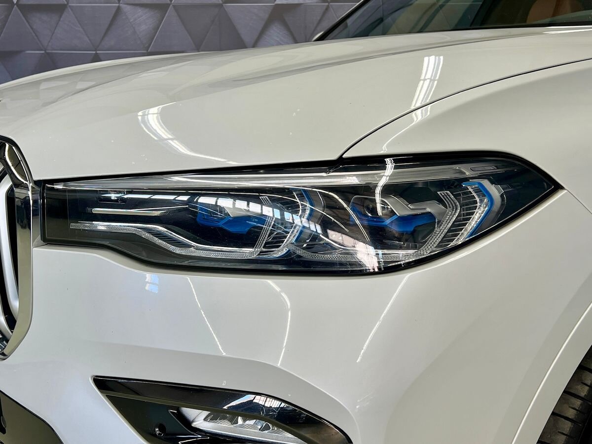 BMW X7 SUV / Terénní 3,0 l 250 kw