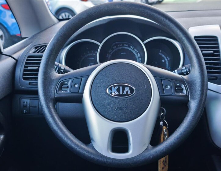 KIA Venga Hatchback 1,4 l 66 kw