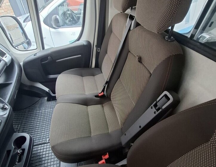 Peugeot Boxer VAN-Minibus 2,2 l 121 kw