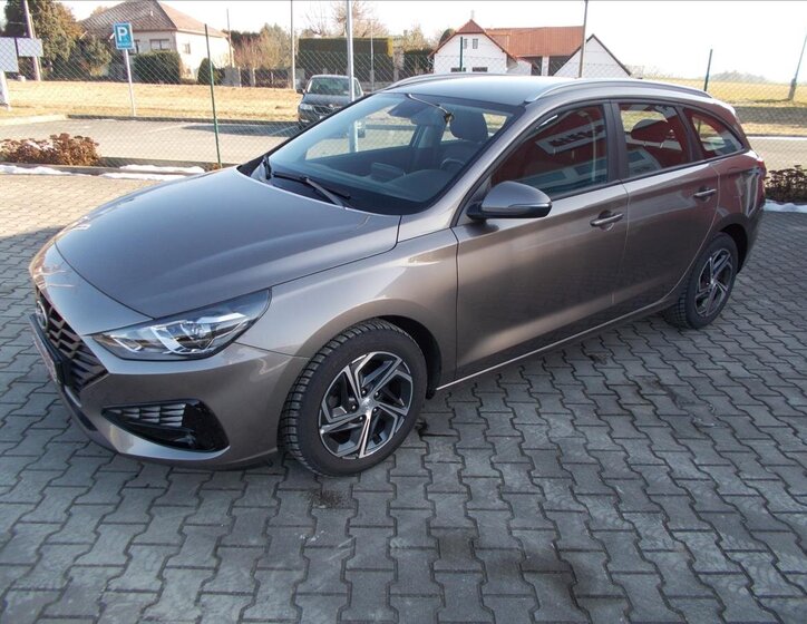 Hyundai i30 Kombi 998,0 88 kw