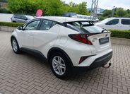 Toyota C-HR 4