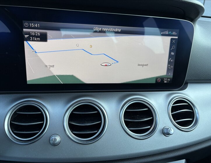 Mercedes-Benz Třídy E Sedan / Limuzína 2,0 l 143 kw