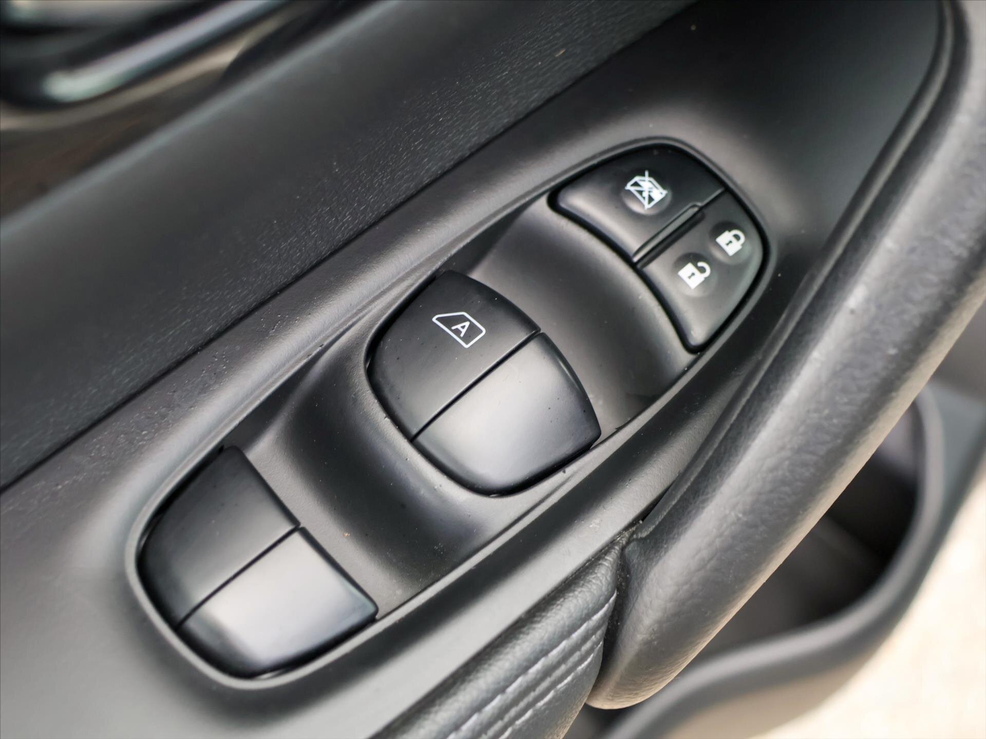 Nissan Qashqai SUV / Terénní 1,2 l 85 kw