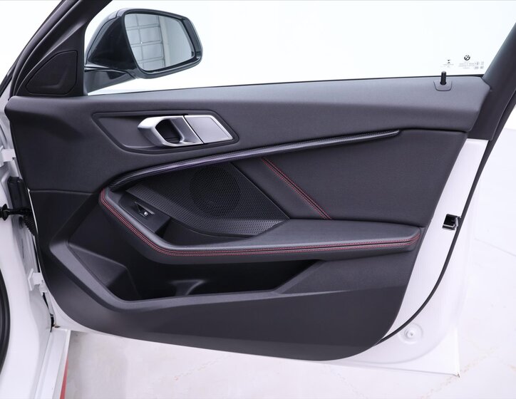 BMW Řada 1 Hatchback 2,0 l 195 kw