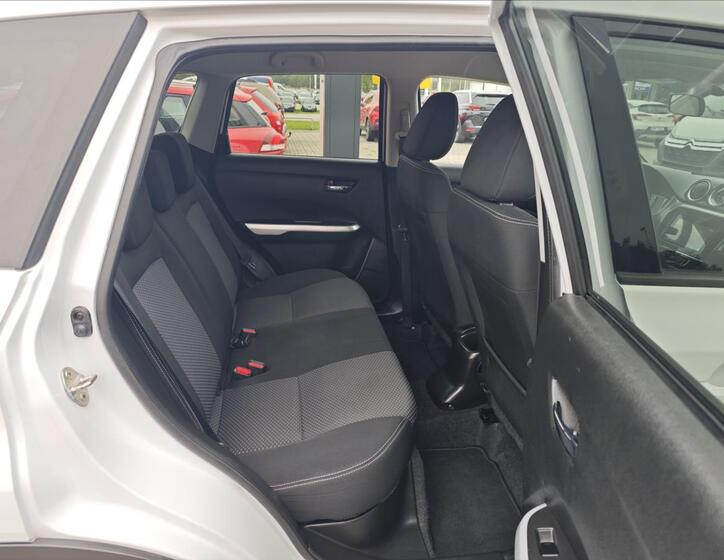 Suzuki Vitara 13