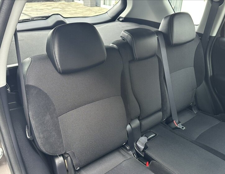 Mitsubishi Outlander SUV 2,3 l 130 kw