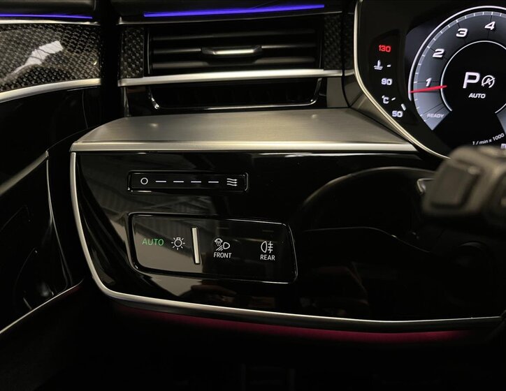 Audi S8 Sedan 4,0 l 420 kw