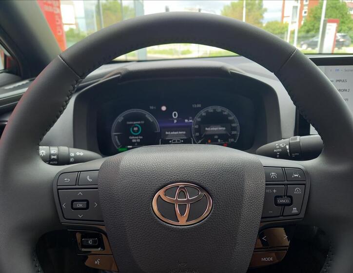 Toyota C-HR SUV 1,8 l 103 kw