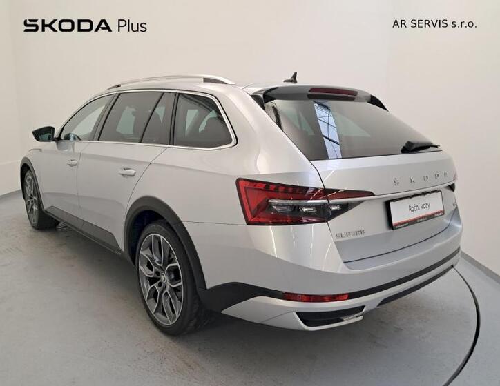 Škoda Superb 9