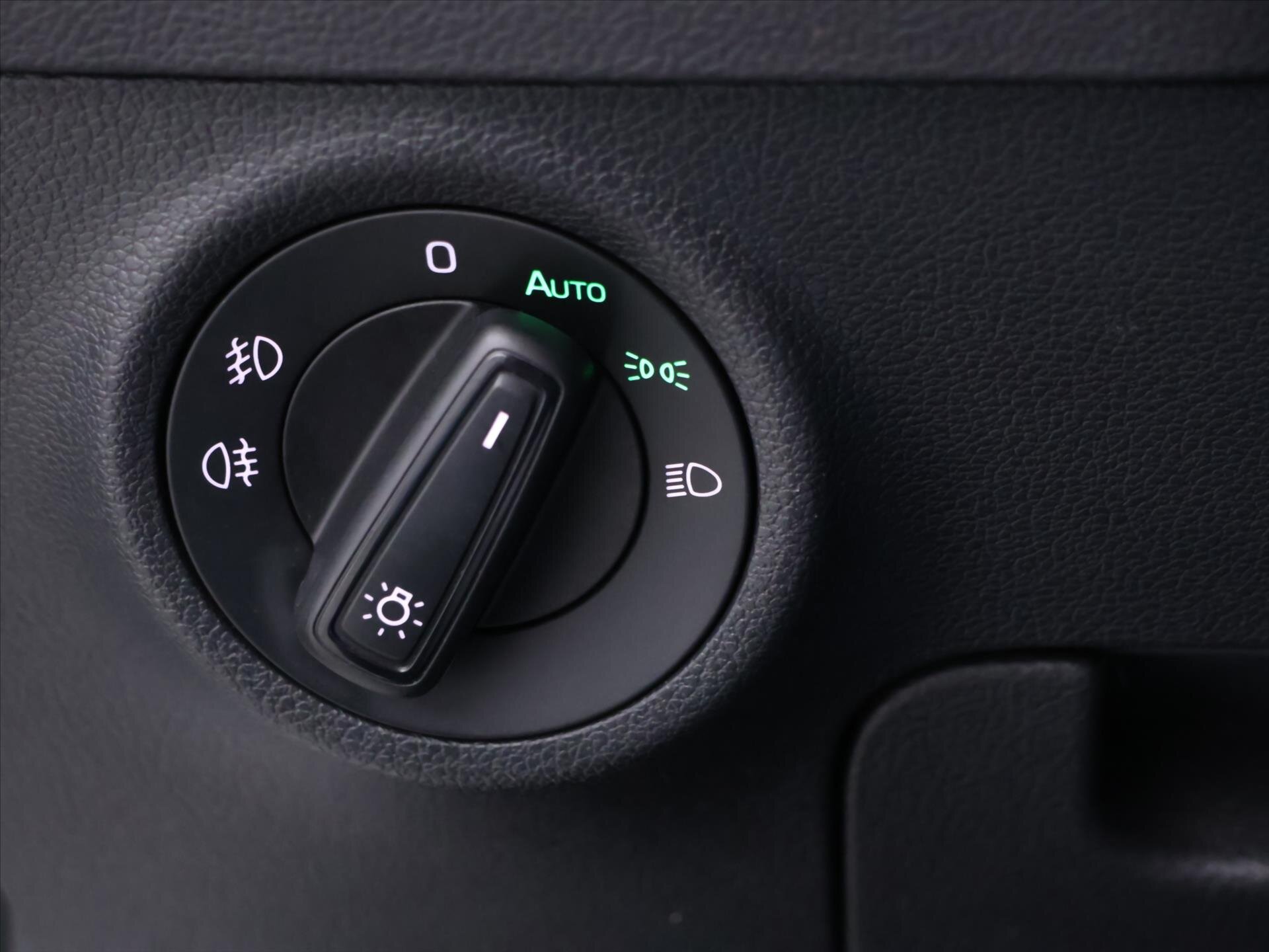 Škoda Karoq SUV 1,5 l 110 kw