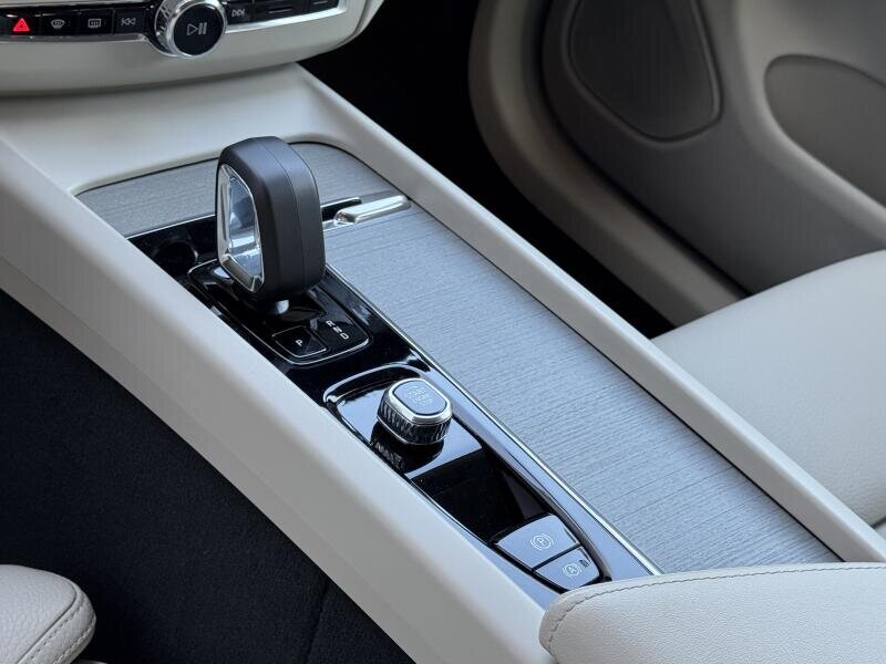 Volvo XC60 SUV / Terénní 2,0 l 145 kw