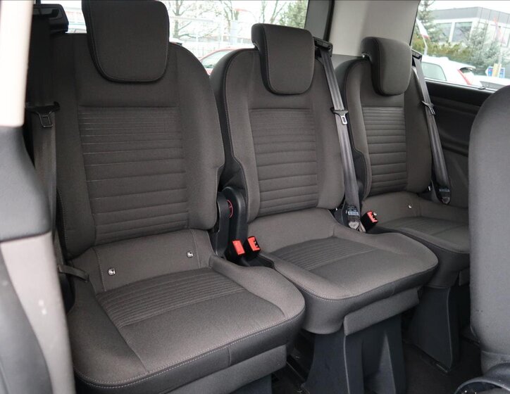 Ford Tourneo Custom 21