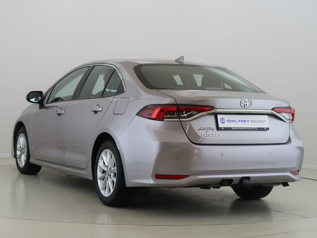 Toyota Corolla Sedan / Limuzína 1,5 l 92 kw