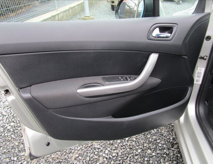 Peugeot 308 Hatchback 1,6 l 66 kw