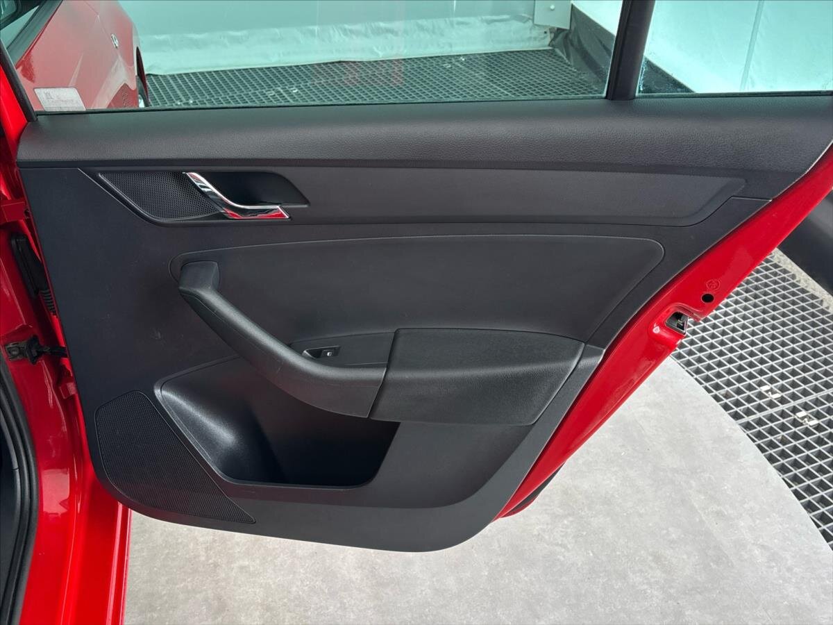 Škoda Rapid Liftback 1,2 l 77 kw