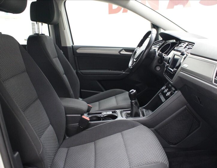 Volkswagen Touran 12