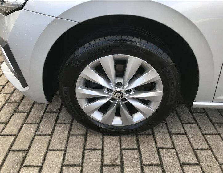 Škoda Scala Hatchback 999,0 85 kw