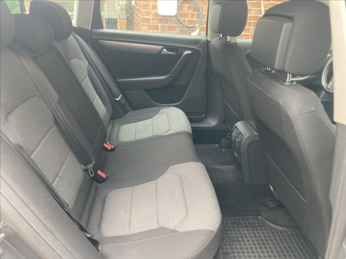 Volkswagen Passat Kombi 2,0 l 103 kw