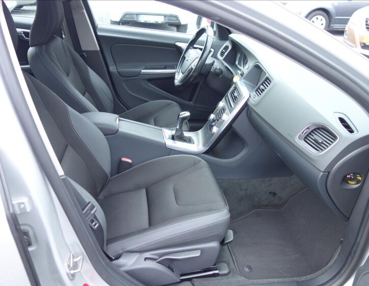 Volvo V60 Kombi 2,0 l 133 kw