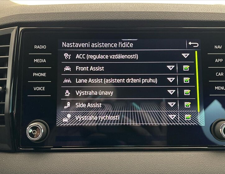 Škoda Karoq SUV / Terénní 1,5 l 110 kw