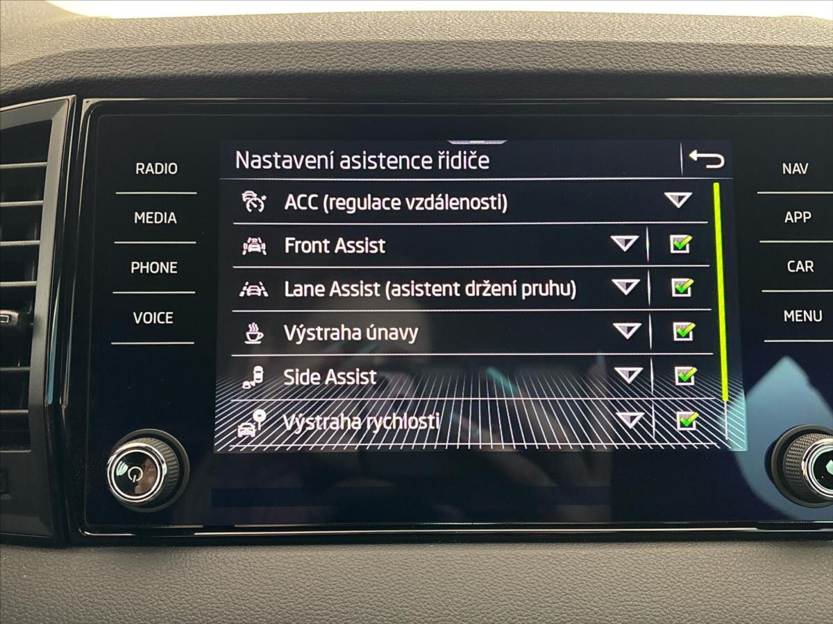 Škoda Karoq SUV / Terénní 1,5 l 110 kw