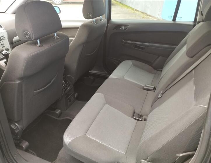 Opel Zafira 10