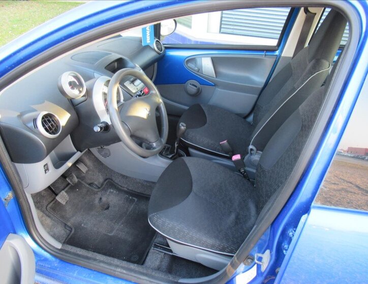Peugeot 107 Hatchback 998,0 50 kw