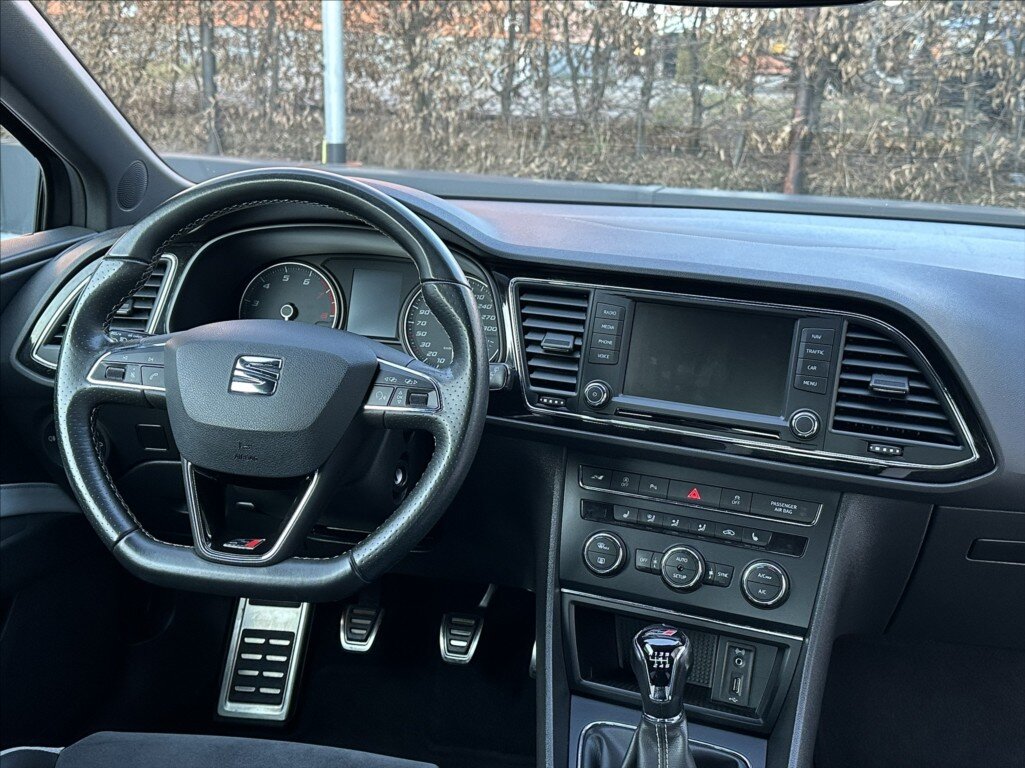 Seat Leon Hatchback 2,0 l 213 kw