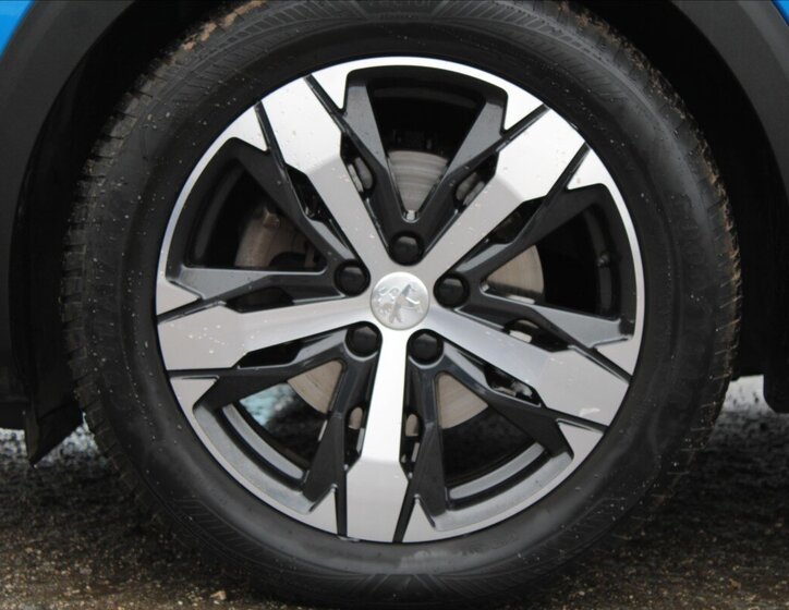 Peugeot 3008 SUV 1,5 l 96 kw