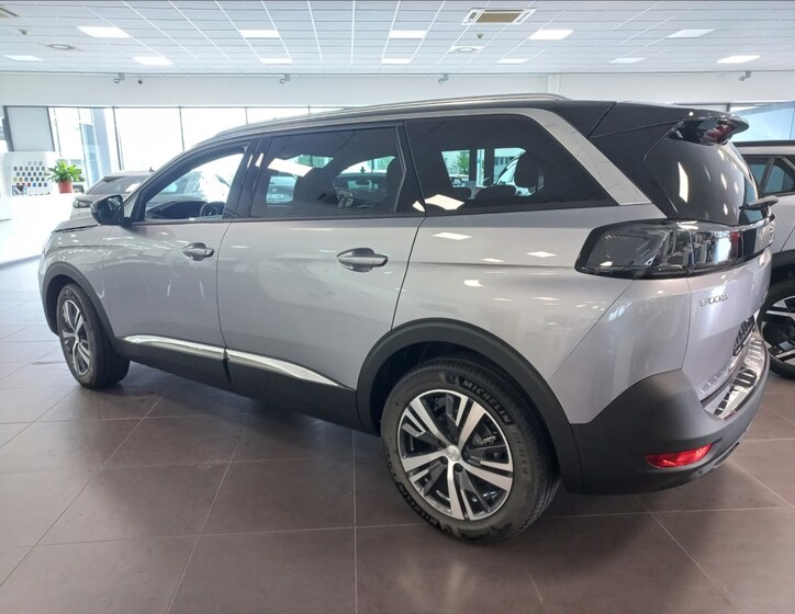Peugeot 5008 3
