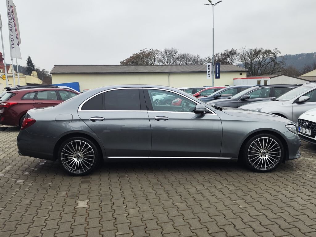 Mercedes-Benz Třídy E Sedan 3,0 l 190 kw